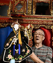 taiwanese-puppet-master-fights-to-save-dying-art